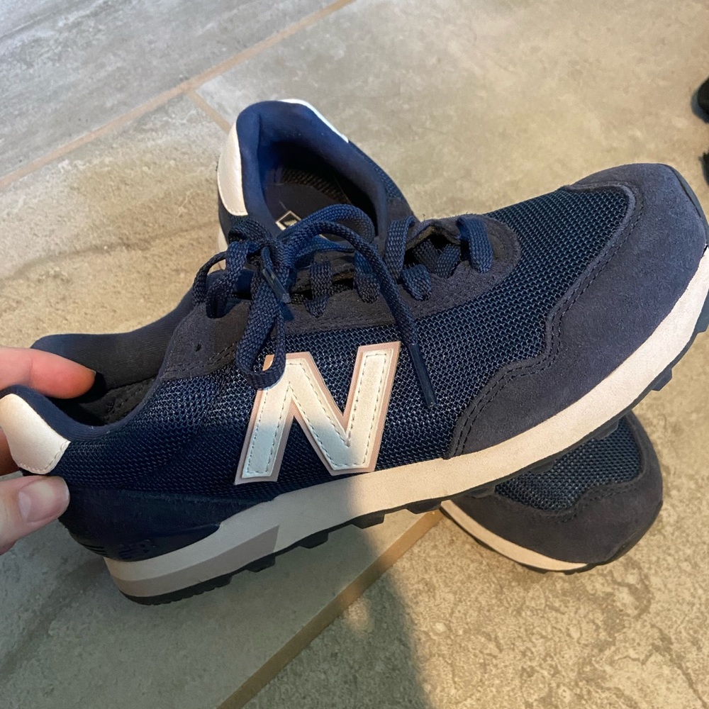Like New Blue New Balance Sneakers size 8